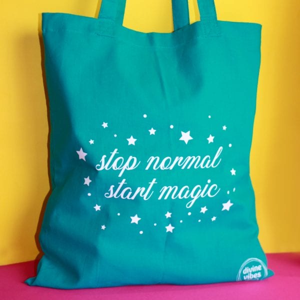 Τσάντα για Ψώνια Σμαραγδί με Μακριές Λαβές “Stop Normal Start Magic” - Divine Vibes